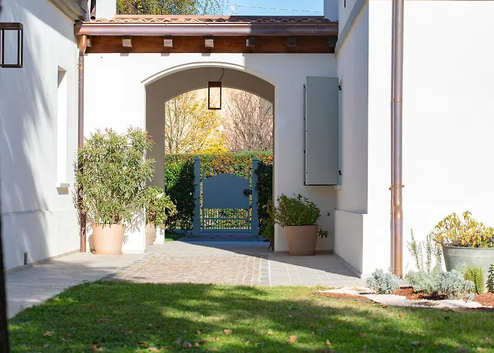 Saranto, Maison Du Charme - Nel Cuore Dell'emilia Gæstehus